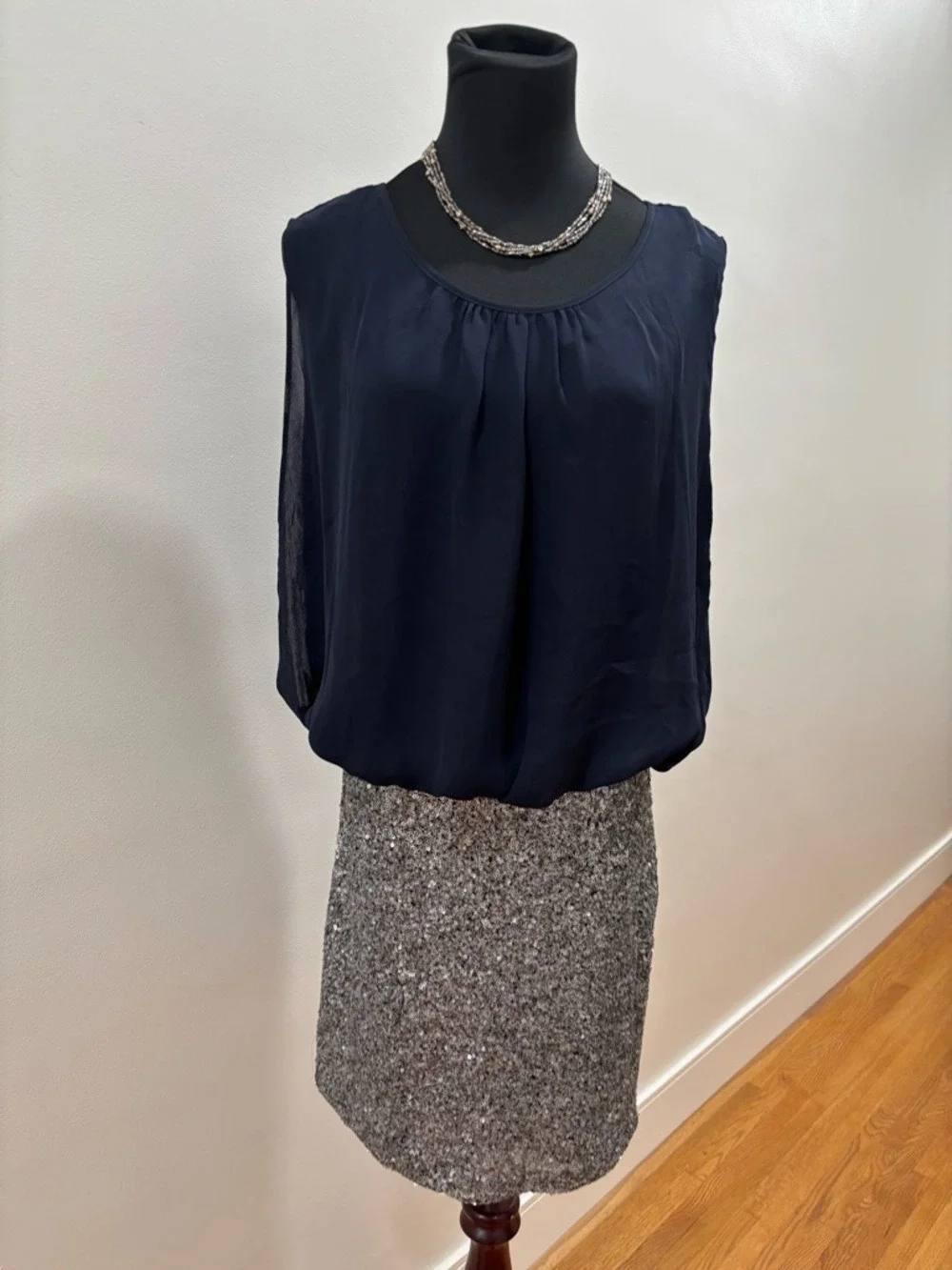 560. Navy Blouson Top with Silver Tweed Pencil Skirt Set